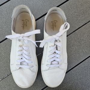 Crown Vintage Women's Gamina Platform Sneaker US9